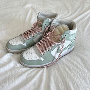 Air Jordan 1 High OG Women’s Seafoam